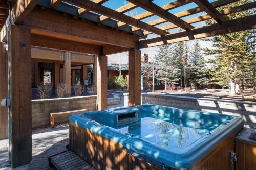 The Nest At Westridge