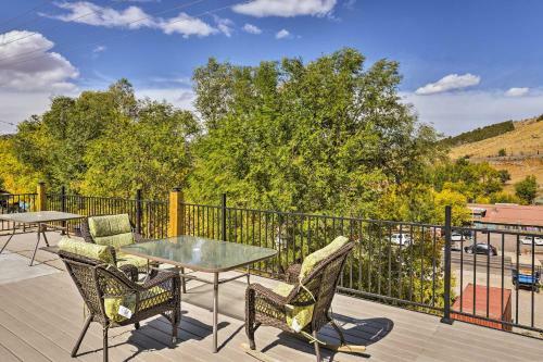 Apartamento Central Lava Hot Springs Studio With Deck And Views!