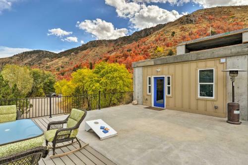 Apartamento Central Lava Hot Springs Studio With Deck And Views!