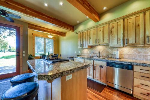 Shiner Creek Retreat