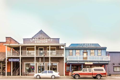 Shiner Creek Retreat