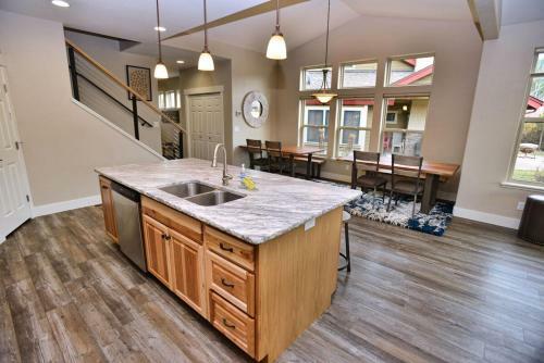 Cedar On Two By Casago Mccall - Donerightmanagement
