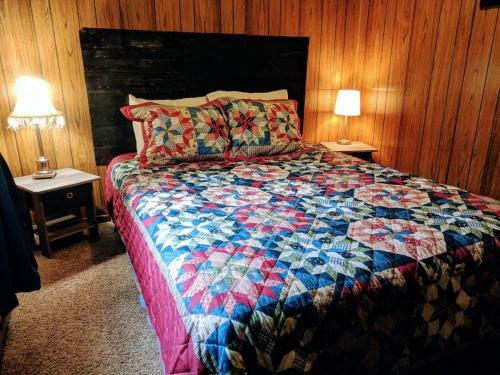 Vintage Charm Near National Parks And Henry's Fork
