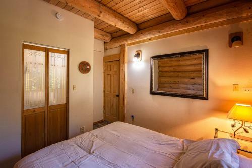 Mogul Hill Cabin