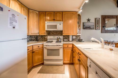 Condo Del Sol 238