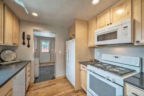 Modernized St Anthony Cottage 8 Mi To Sand Dunes