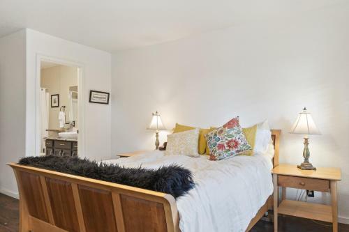 Beautifully Updated Sandpoint Townhome