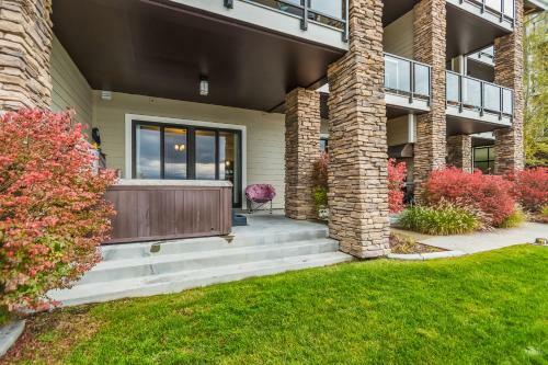 Exclusive Seasons At Sandpoint Townhome