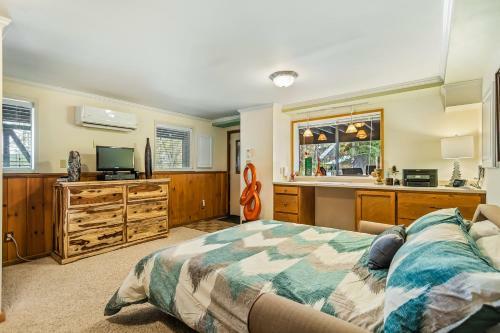 Cozy One Bedroom With Privacy - Community Beach Access