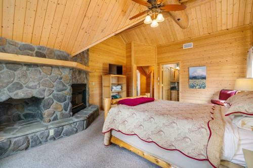 Antler Cove Log Home