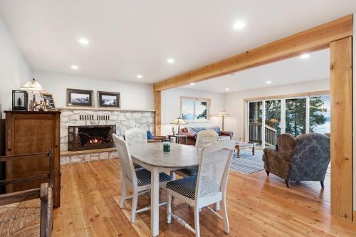Lakefront Gem With Hot Tub And Views