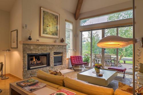 Sun Valley Townhome On Golf Course Near Ski Lifts!
