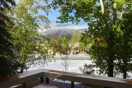 Sun Valley Townhome On Golf Course Near Ski Lifts!
