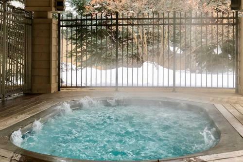 Sun Valley Townhome On Golf Course Near Ski Lifts!