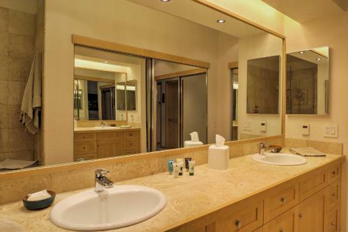 Sun Valley Townhome On Golf Course Near Ski Lifts!