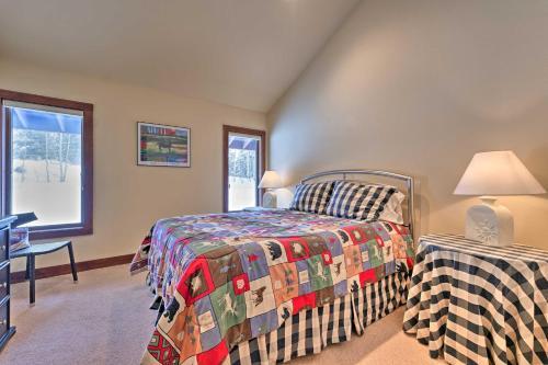 Unique Mountain Getaway With 2 Furnished Decks
