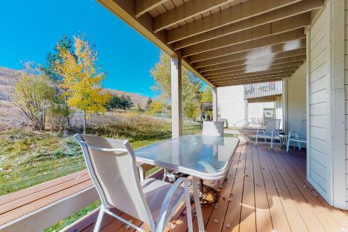 2498 Indian Springs