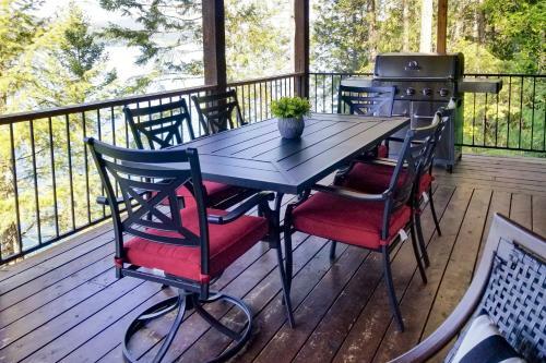 South Lake Coeur Dalene Home With Dock And Kayaks