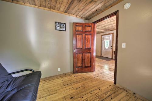 Carbondale Cottage With Fire Pit - 3 Mi To Siu!