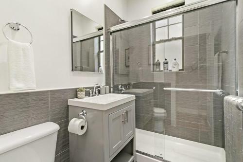 Apartamento Bright Spacious Apt, Comfy King Bed, 5 Location