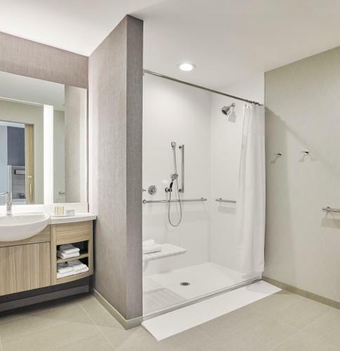 Hotel Springhill Suites By Marriott Chicago Chinatown