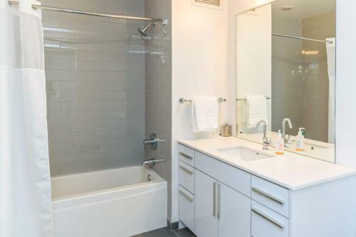 1br Luxury Apartment With Private Office, Terrace, Gym & Pool