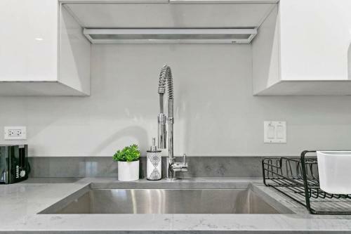 Apartamento 2br Walk To Shops, In-unit Laundry, Full Kitchen