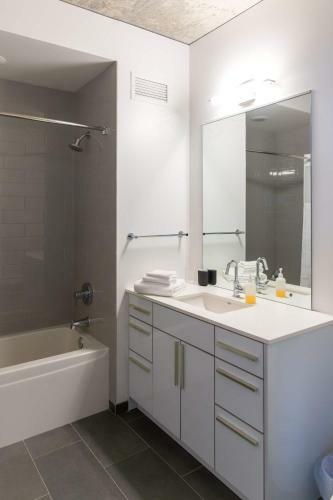 Apartamento 2br Executive Suite With Pool, Gym & Fast Wi-fi By Envitae