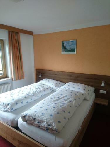 Hostal Pension Alpenstern