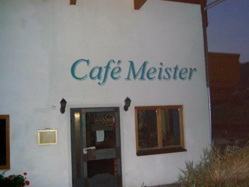 Hostal Pension Alpenstern