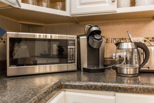 7 Bedroom/3 Bathroom Home-20 Mins From City Center