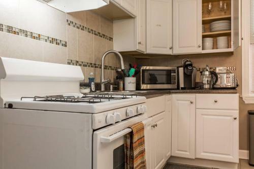 7 Bedroom/3 Bathroom Home-20 Mins From City Center