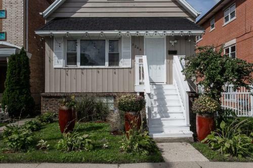 7 Bedroom/3 Bathroom Home-20 Mins From City Center