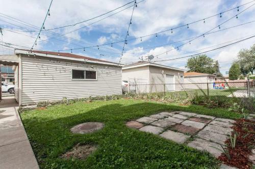 7 Bedroom/3 Bathroom Home-20 Mins From City Center