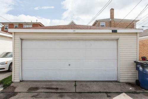 7 Bedroom/3 Bathroom Home-20 Mins From City Center