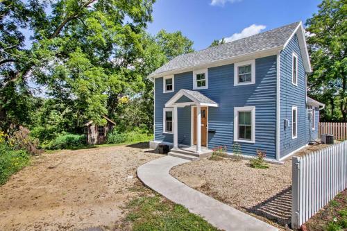 Updated Galena Home With Spacious And Pet-friendly Yard