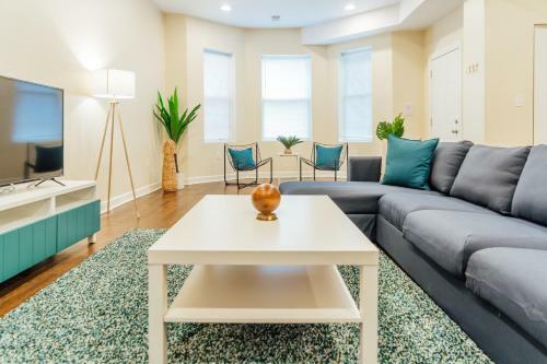Apartamento Lowest Rates! Spacious Duplex With Free Parking!