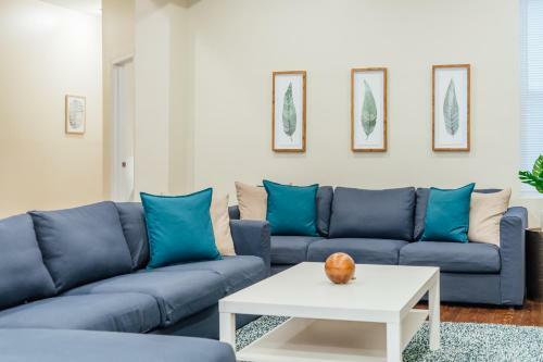 Apartamento Lowest Rates! Spacious Duplex With Free Parking!