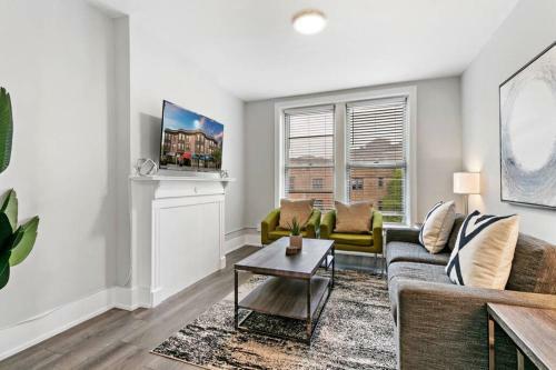 Apartamento 3br On Bustling Street,easy Walk To Shops & Dining