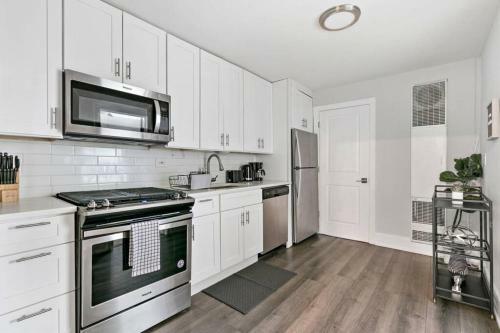 Apartamento 3br On Bustling Street,easy Walk To Shops & Dining