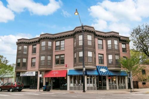 Apartamento 3br On Bustling Street,easy Walk To Shops & Dining