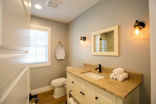 Cozy Quarters Villa #228