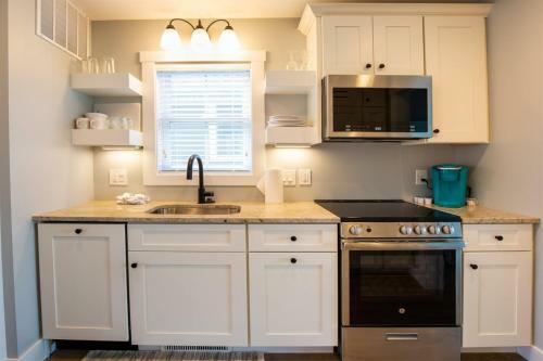 Cozy Quarters Villa #228
