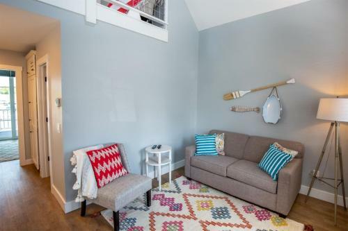 Cozy Quarters Villa #228