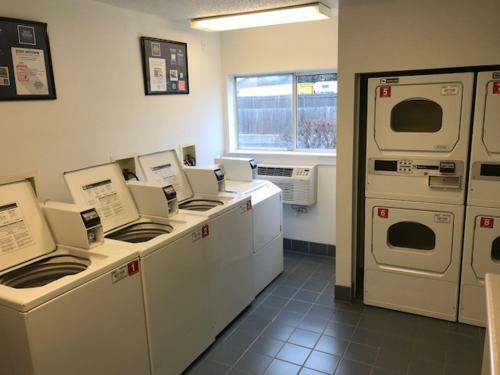 Hotel Intown Suites Extended Stay Chicago Il - Villa Park