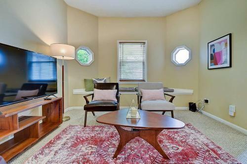 Bed & Breakfast Beautiful 3br House With W/d!