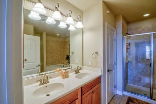 Gorgeous Waterfront Condo Next To Hsb Resort