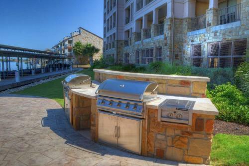 Gorgeous Waterfront Condo Next To Hsb Resort