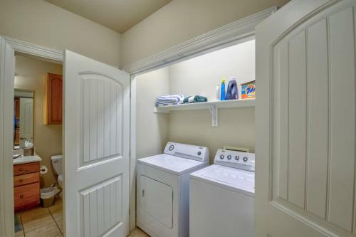 Gorgeous Waterfront Condo Next To Hsb Resort