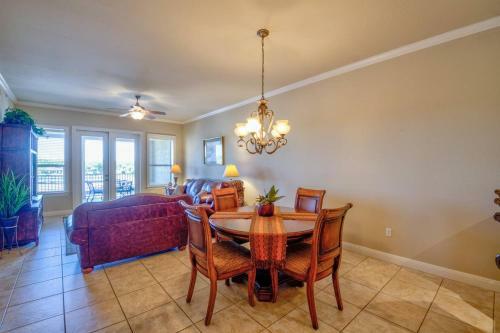 Gorgeous Waterfront Condo Next To Hsb Resort